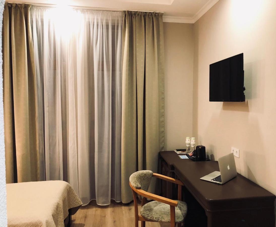 Atlant Hotel Užhorod Exteriér fotografie