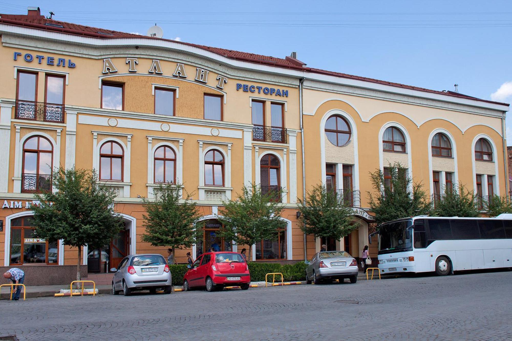 Atlant Hotel Užhorod Exteriér fotografie