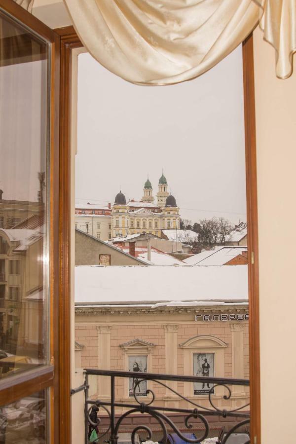 Atlant Hotel Užhorod Exteriér fotografie